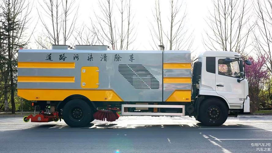 东风天锦道路污染清除车,大型道路清扫车