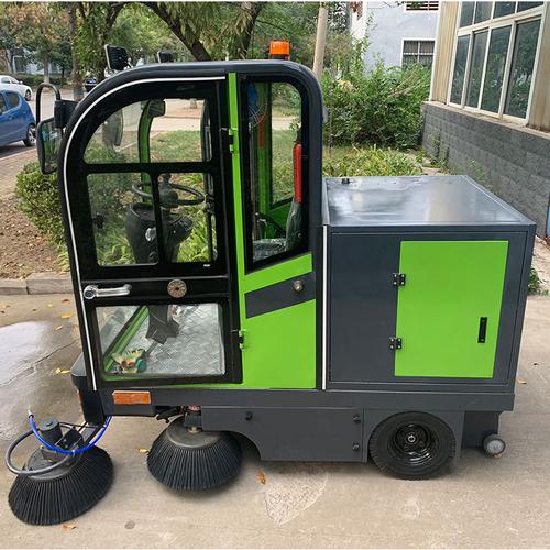 产品展厅 >销售供应驾驶式扫地车 环卫道路清扫车定制 遮阳全封闭吸尘